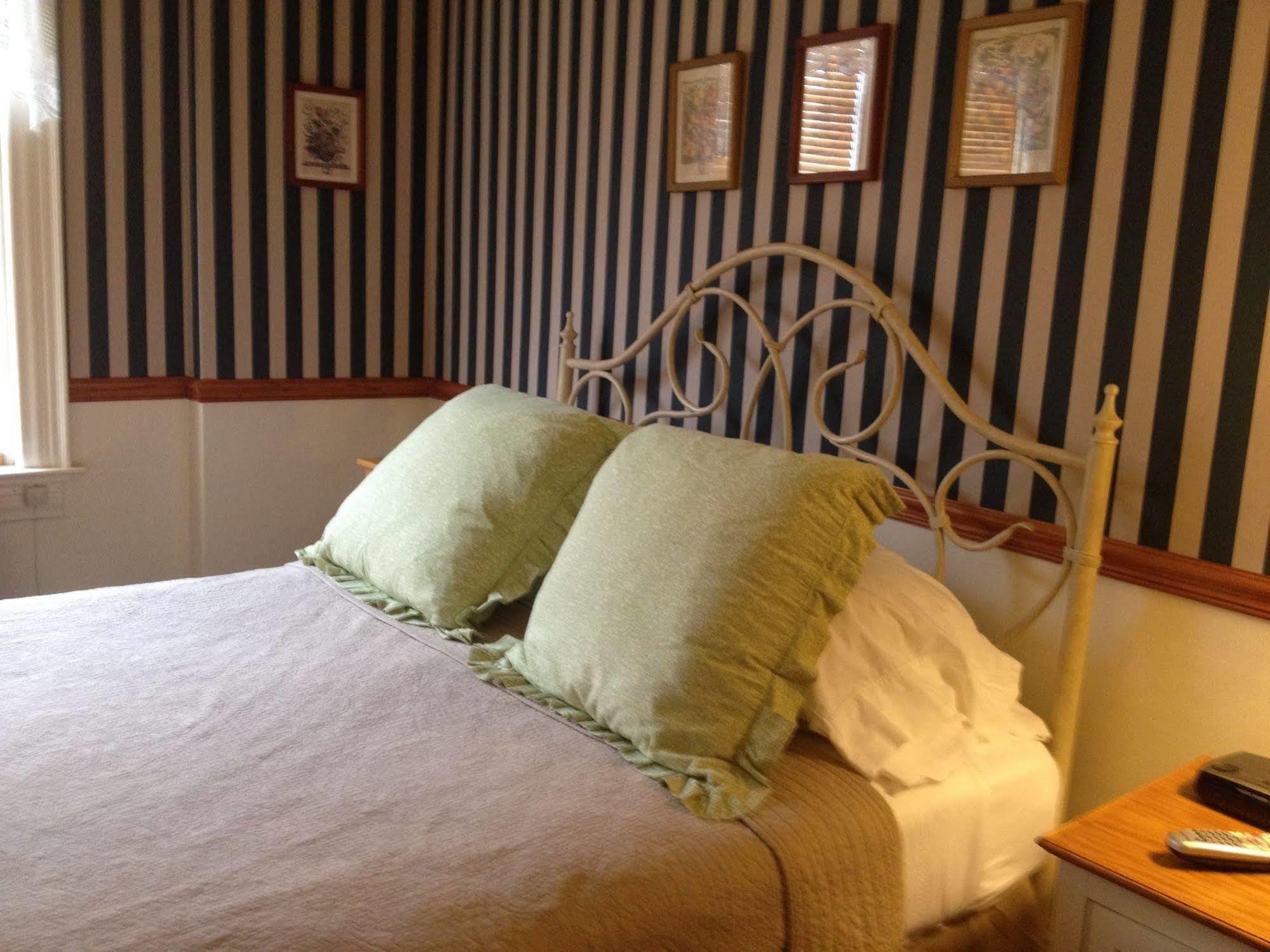 Red Lion Bed & Breakfast Exterior foto
